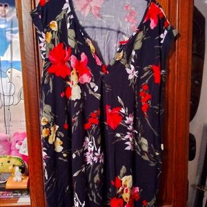 ✨🌹 Navy Blue Sleeveless V-Neck Top 🌹✨